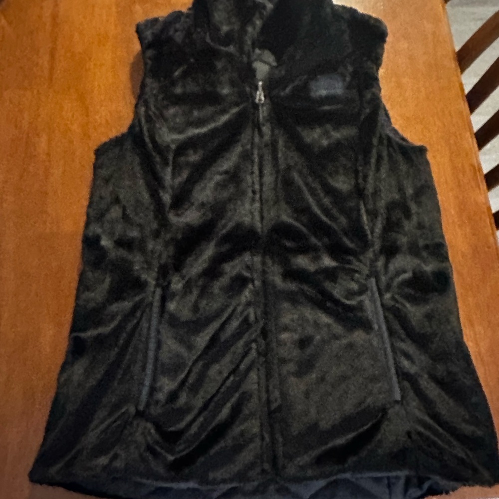 The North Face Women's Black Reversible Vest - Picture 3 of 4